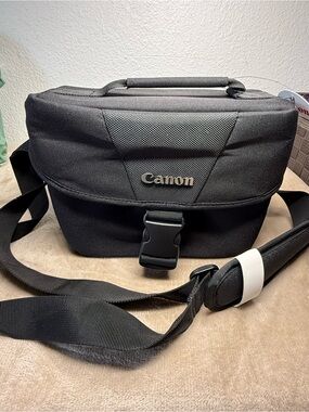 Canon Black Messenger Camera Bag with Padded Strap